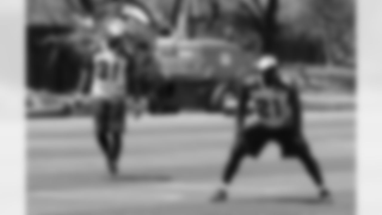 Starting CBs Antonio Cromartie (31) and Patrick Peterson (21)
