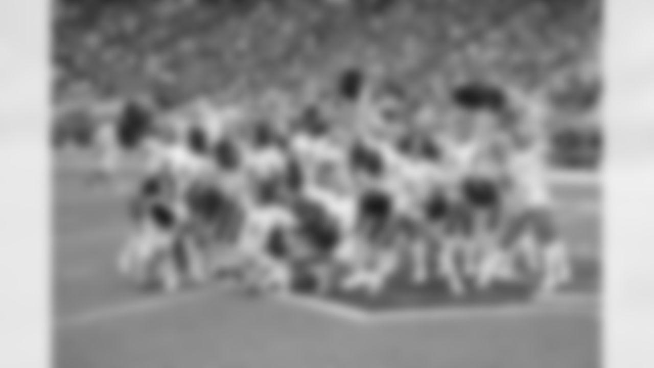 Cards cheerleaders