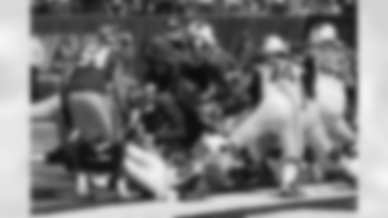 RB Jonathan Dwyer: Six points