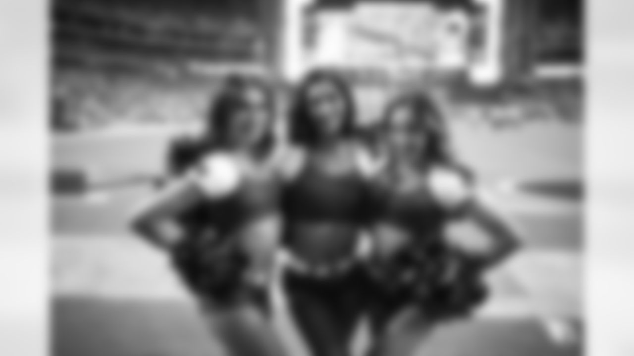 Arizona Cardinals Cheerleaders during the 2022 regular season game between the Arizona Cardinals and the Los Angeles Rams on Sunday, Sept. 25, 2022 in Glendale, AZ.
