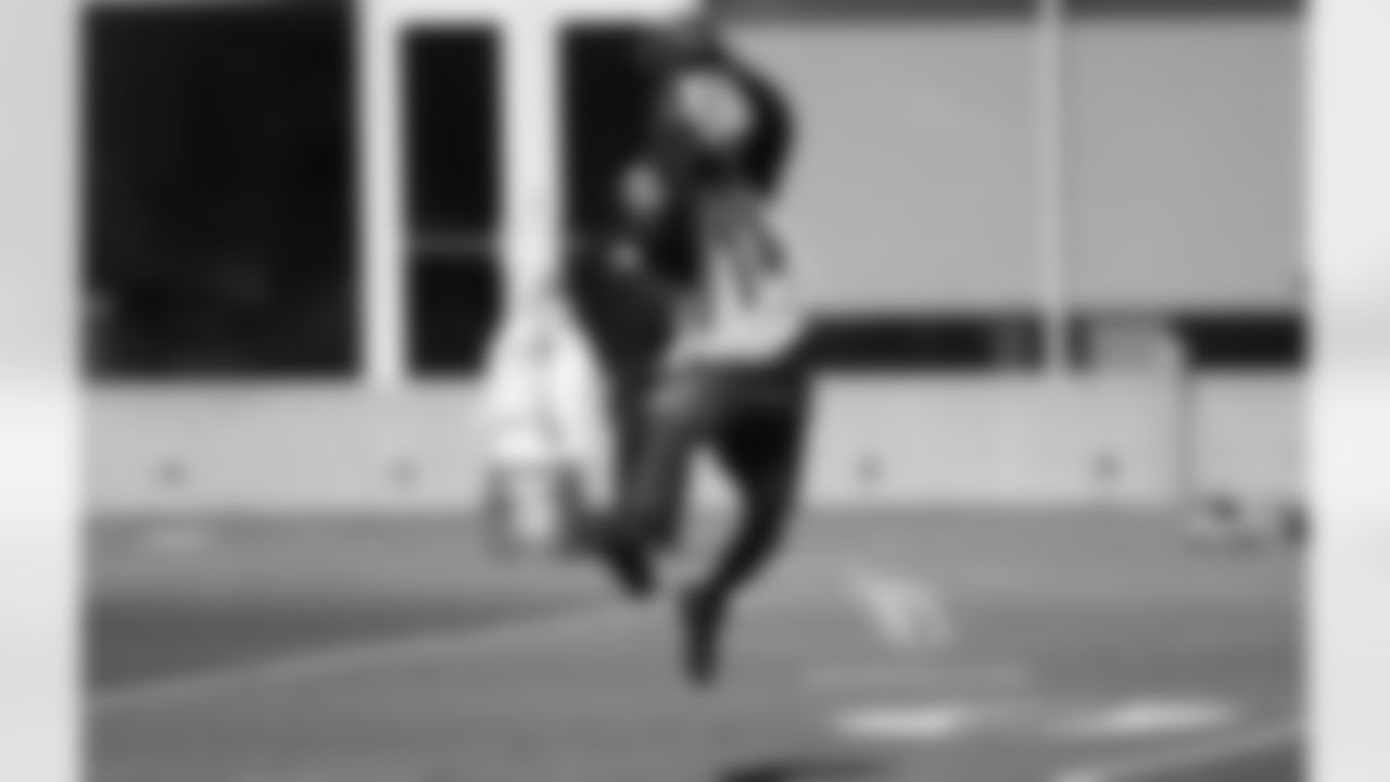 WR J.J. Nelson