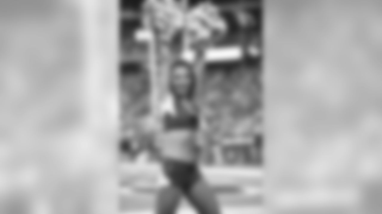 Images of the Cardinals cheerleaders during the Week 4 contest at State Farm Stadium