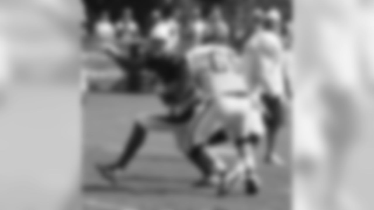 DE Calais Campbell battles G Ryan Lilja