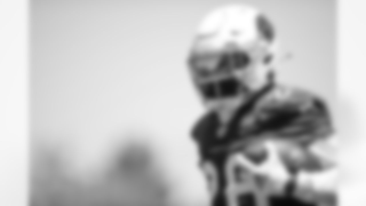 Arizona Cardinals running back Eno Benjamin (26) practices during Week 1 of the OTA offseason program on Tuesday, May 24, 2022 in Tempe, AZ.