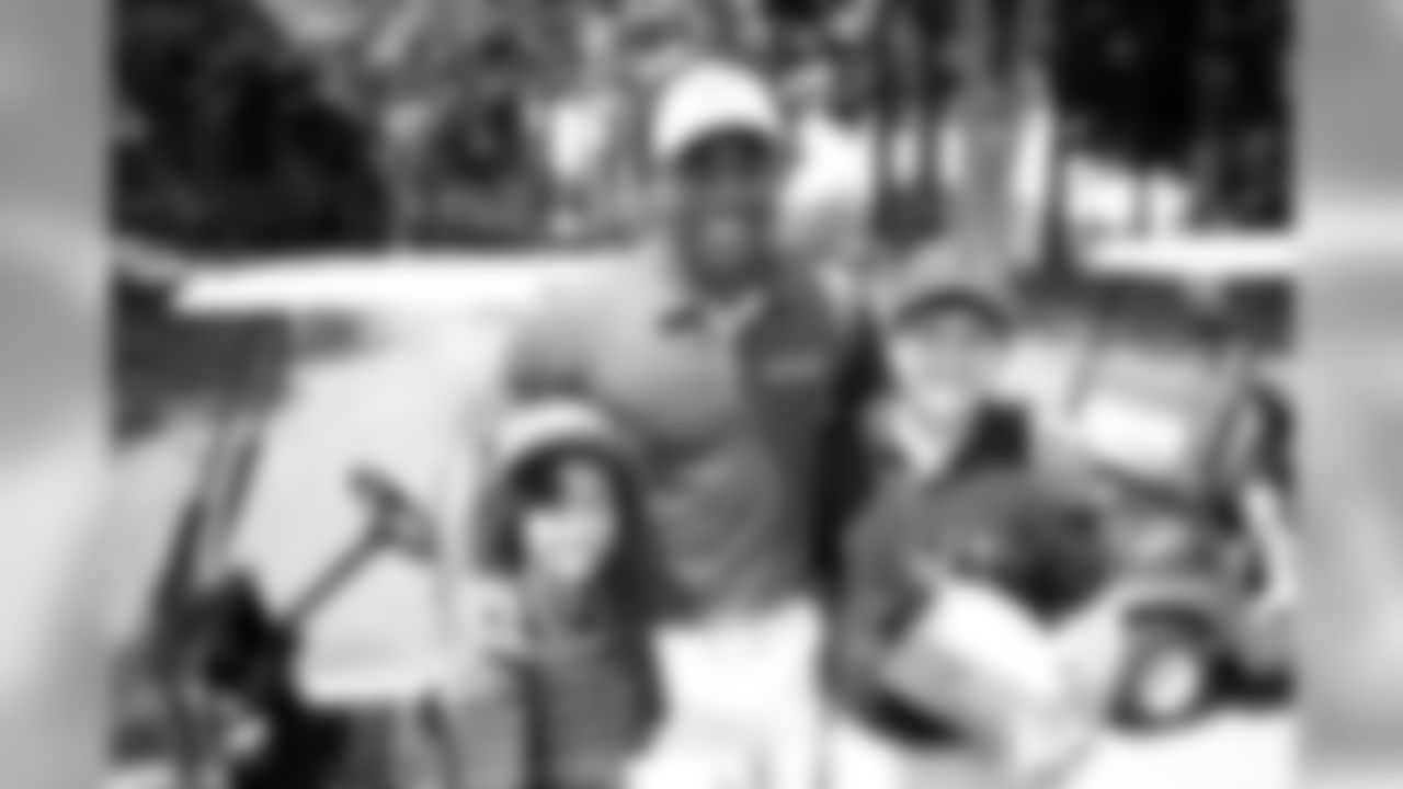 Young Patrick Peterson fans are all smiles. (Mo Davis)