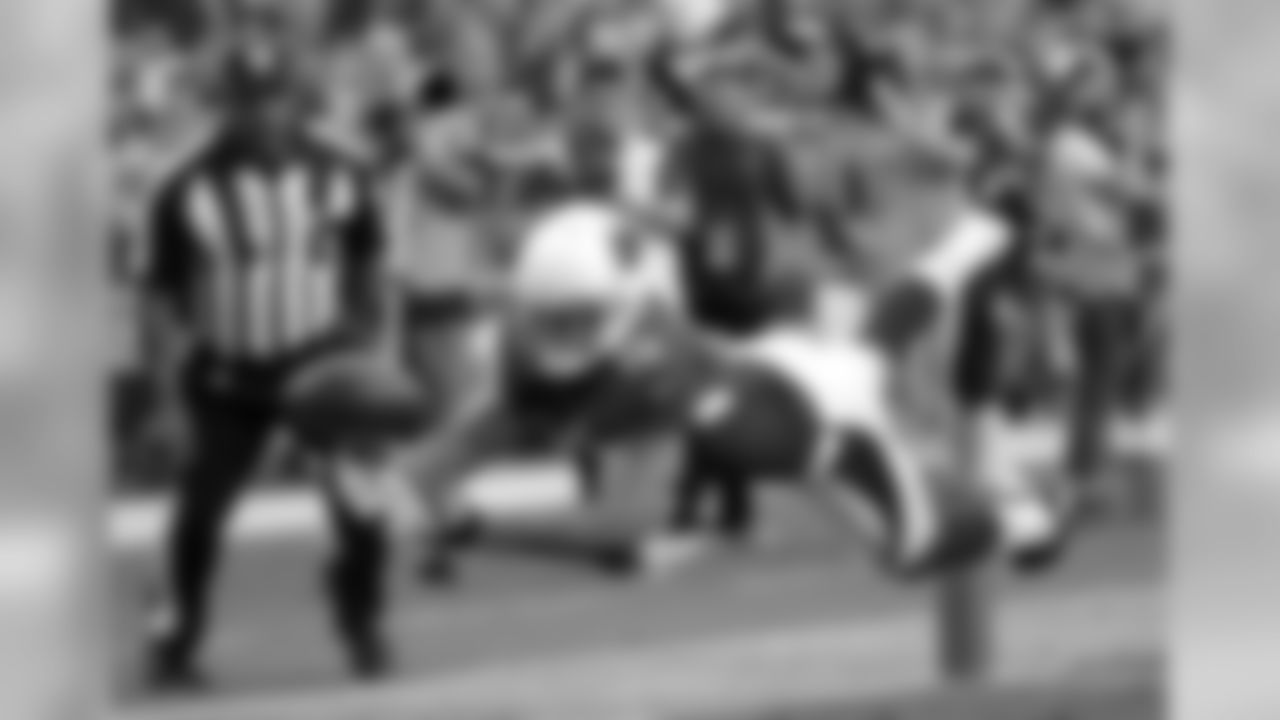 WR Michael Floyd can't haul in a pass