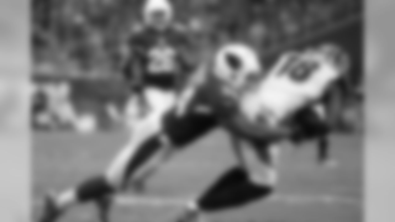 LB Kenny Demens