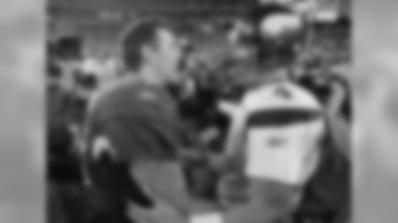 2009: QB Kurt Warner with Vikings QB Brett Favre