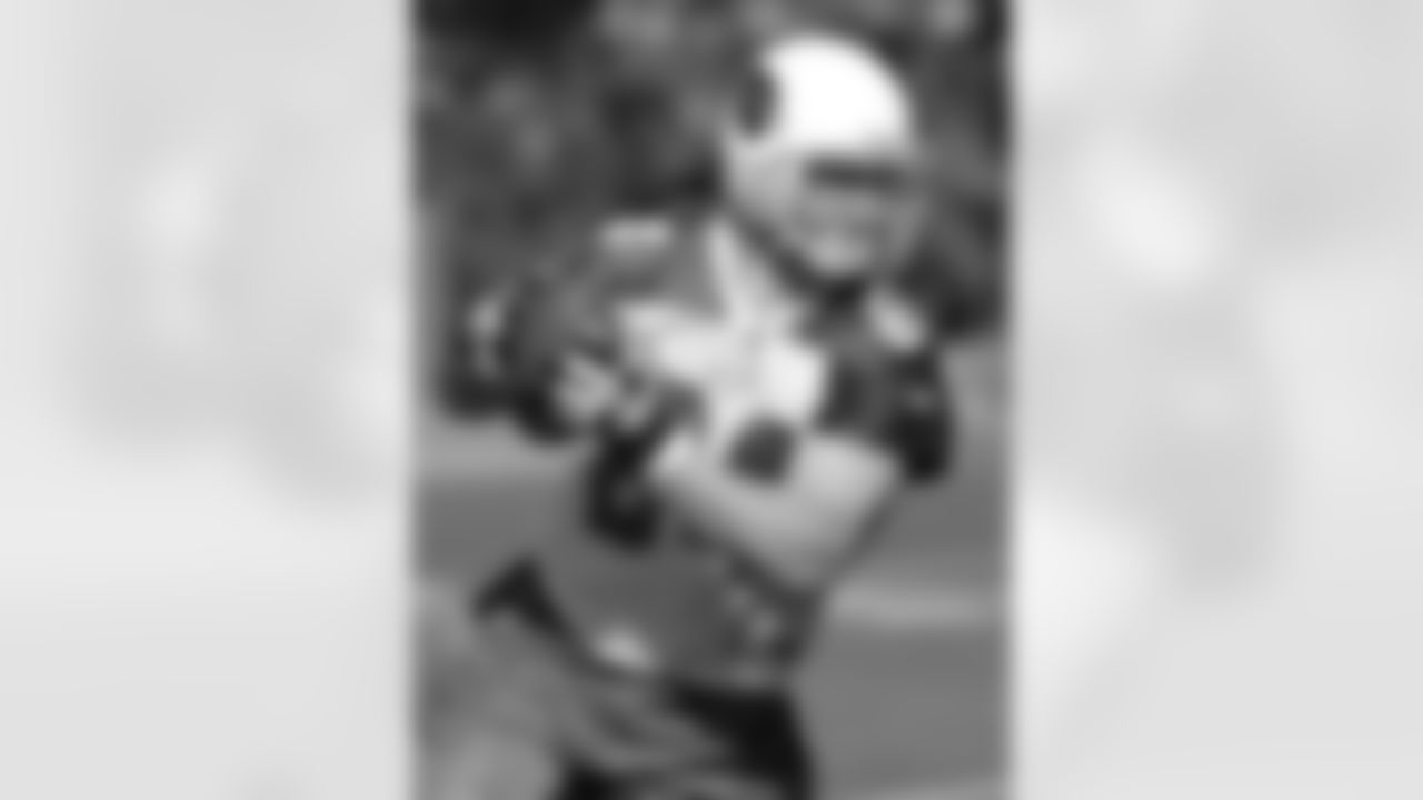 Tight End Jerame Tuman