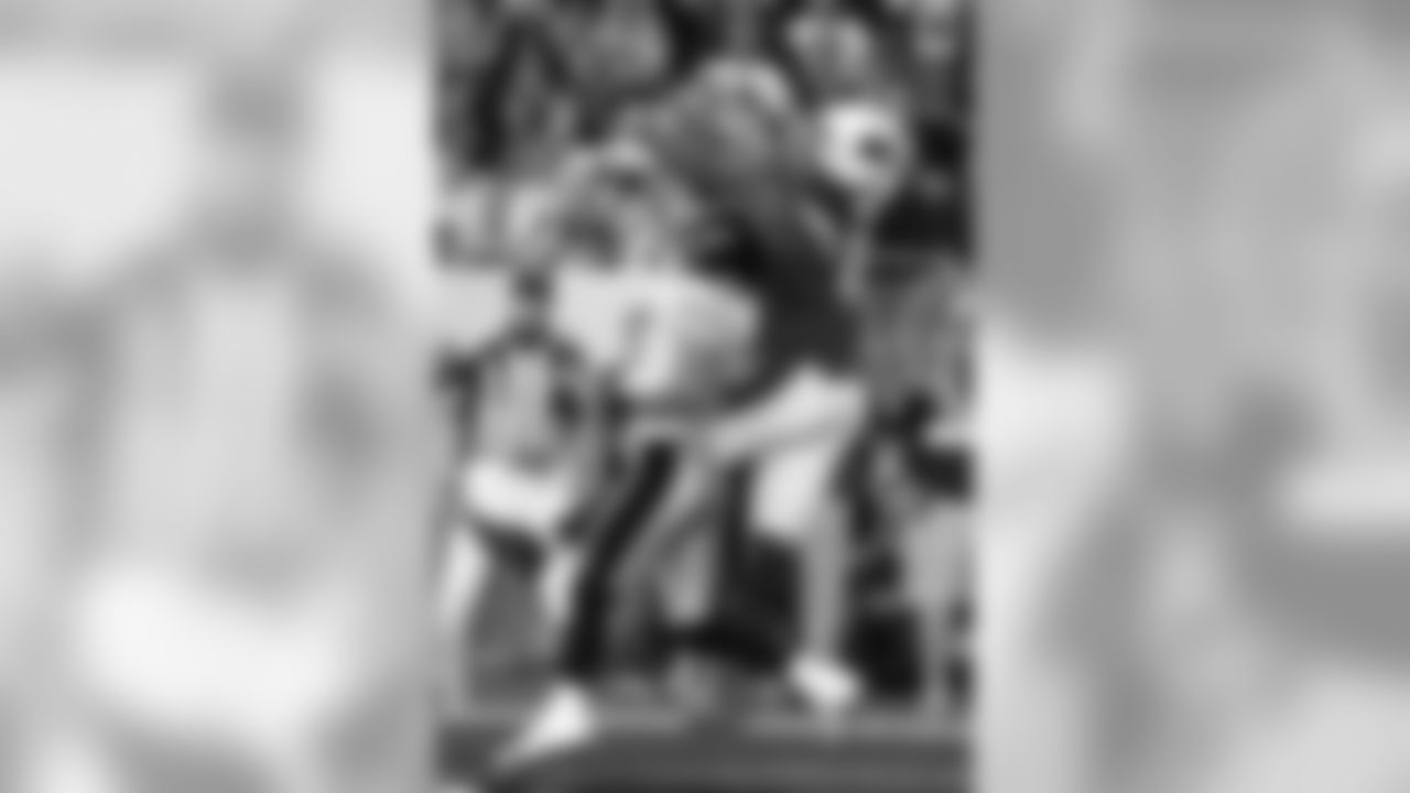 2007: TE Ben Patrick, Delaware