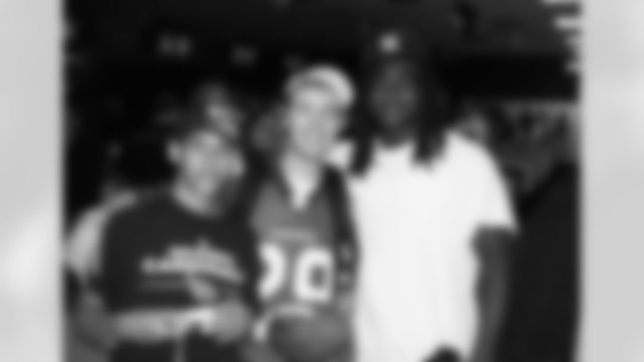 Tim Hightower and some fans