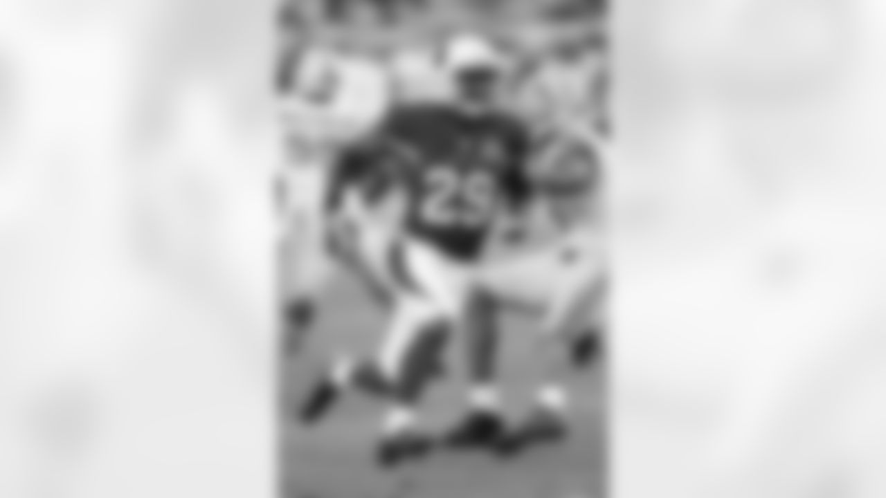 RB - Alfonso Smith, Exclusive Rights (Tendered 1-yr 3/9)