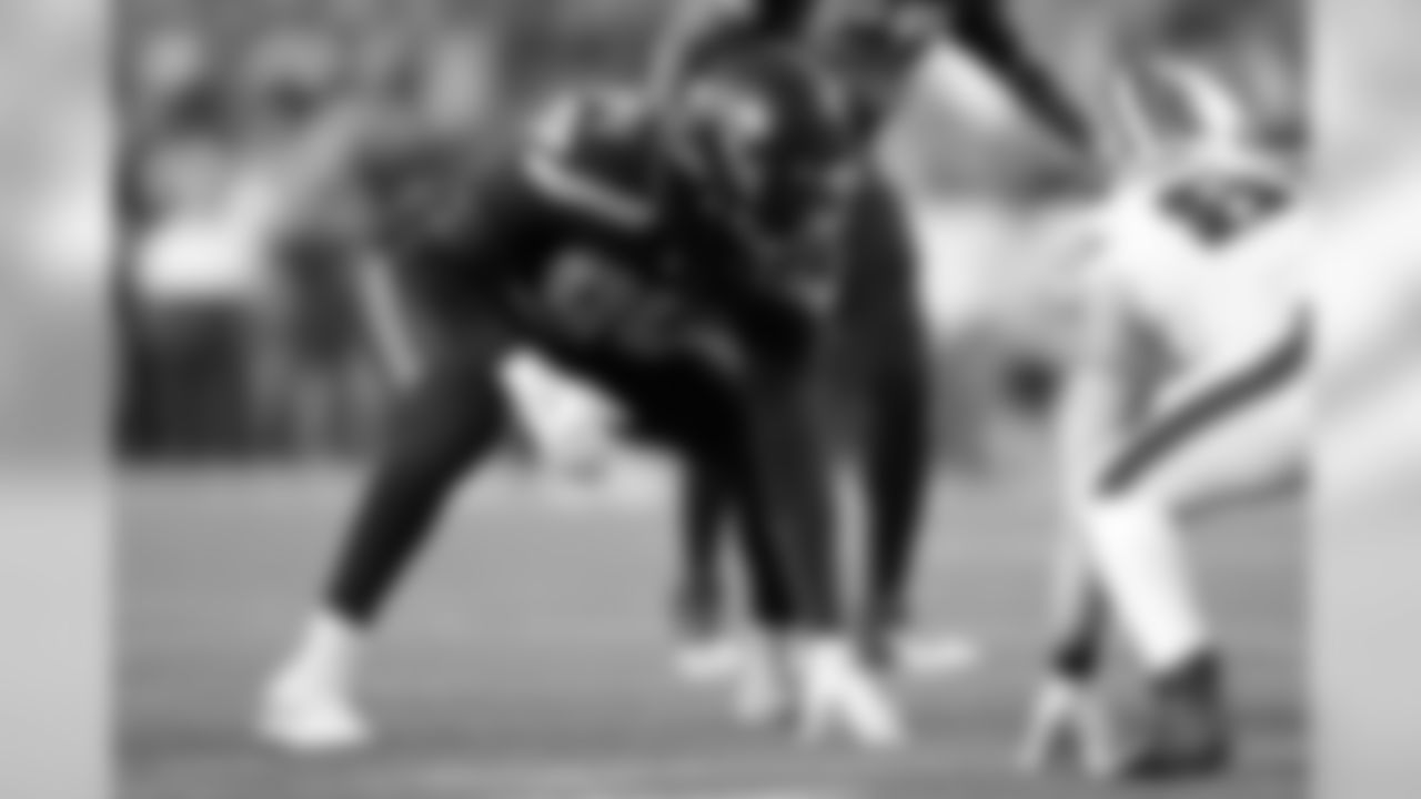 DE Ziggy Ansah