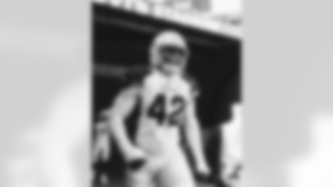 OLB Devon Kennard