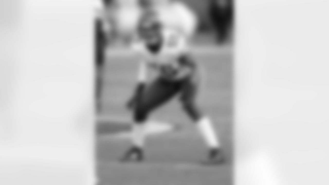 LB Anthony Barr