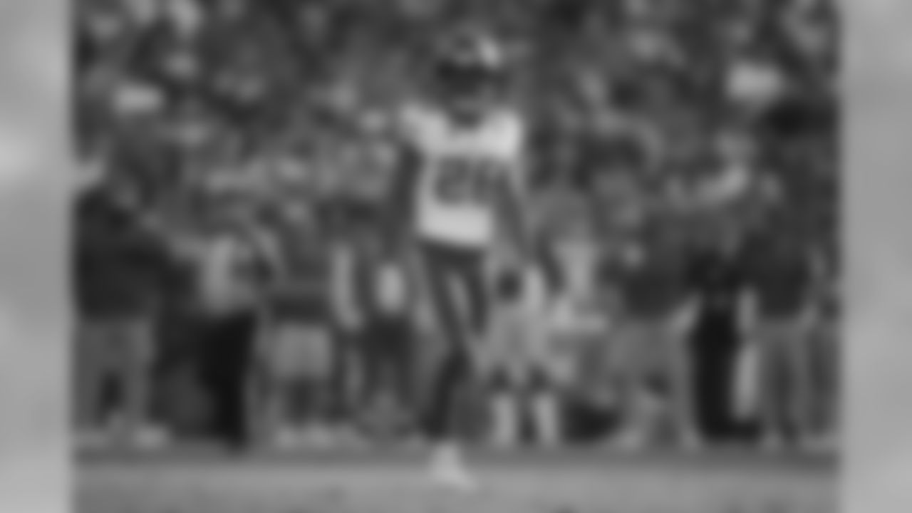 Cornerback Trae Waynes
