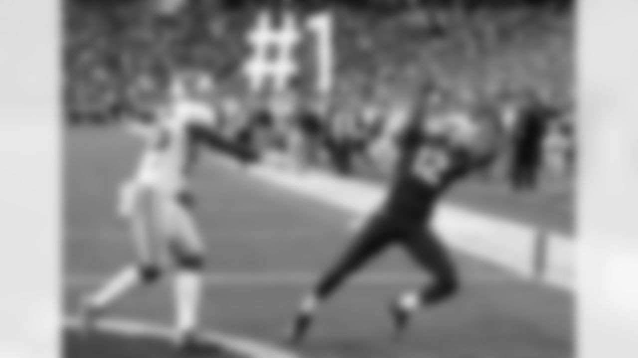 WR Andre Roberts hauls in a game-tying touchdown pass.
