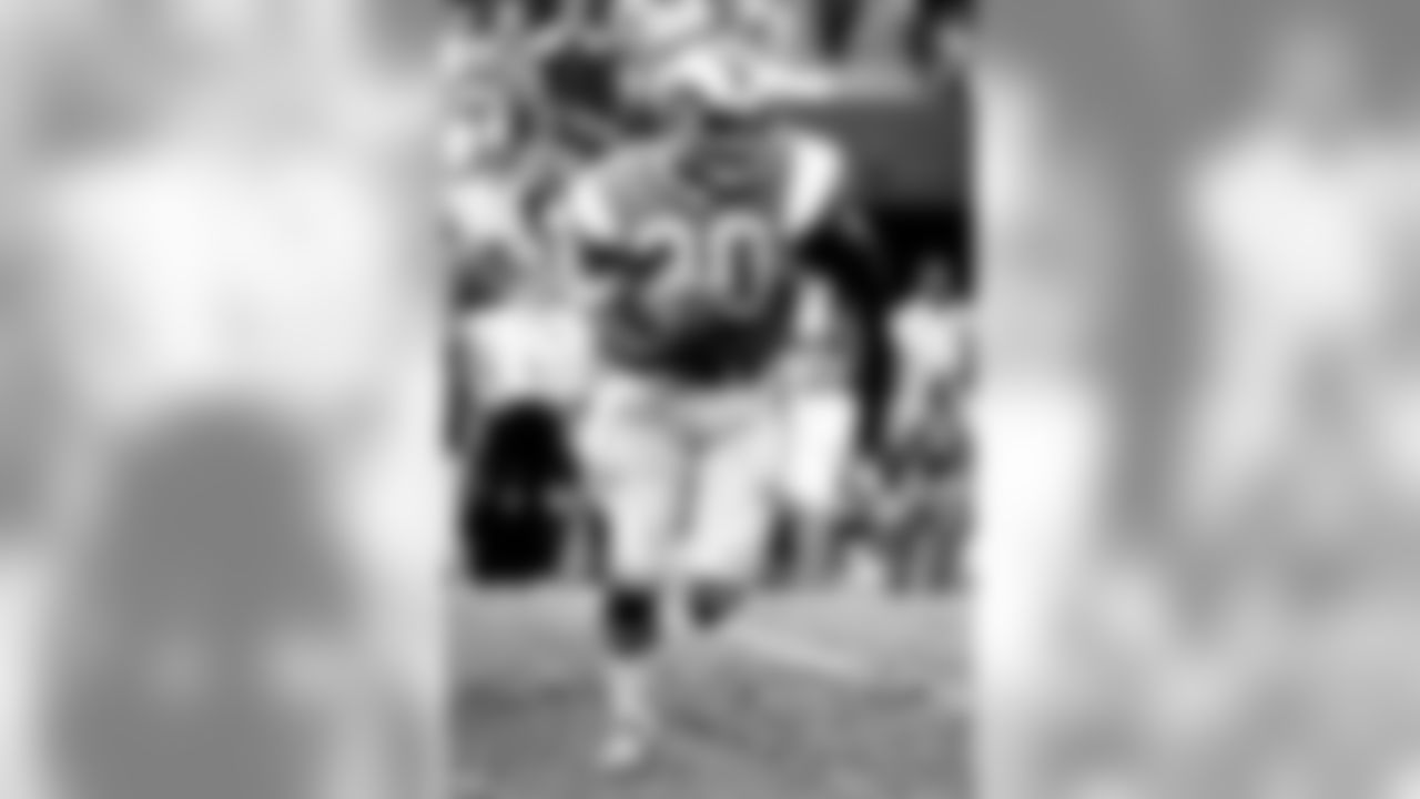1976: Rams RB Lawrence McCutcheon