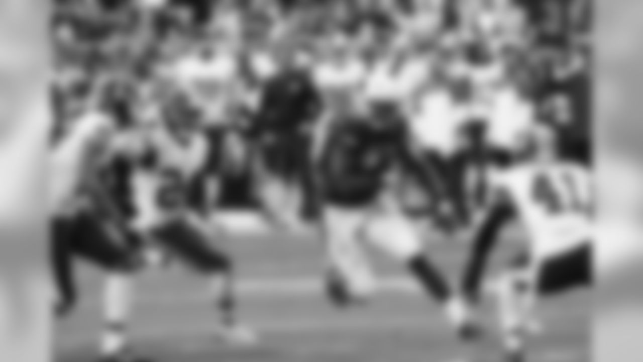 RB David Johnson finds running room