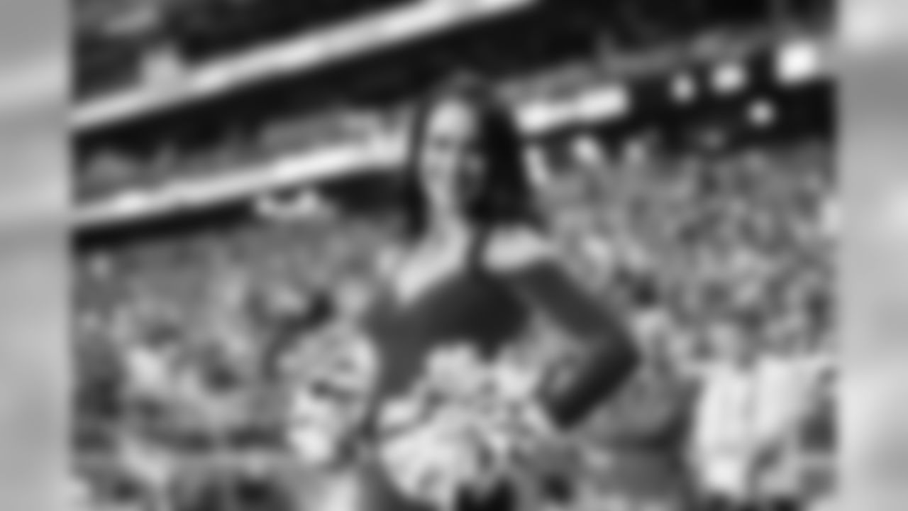 Images of the Cardinals cheerleaders during the Week 15 contest at State Farm Stadium
