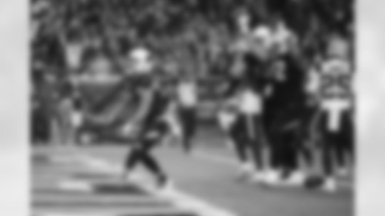 Arizona Cardinals running back James Conner (6) during the 2022 regular season game between the Arizona Cardinals and the New England Patriots on Monday, Dec. 12, 2022 in Glendale, AZ.