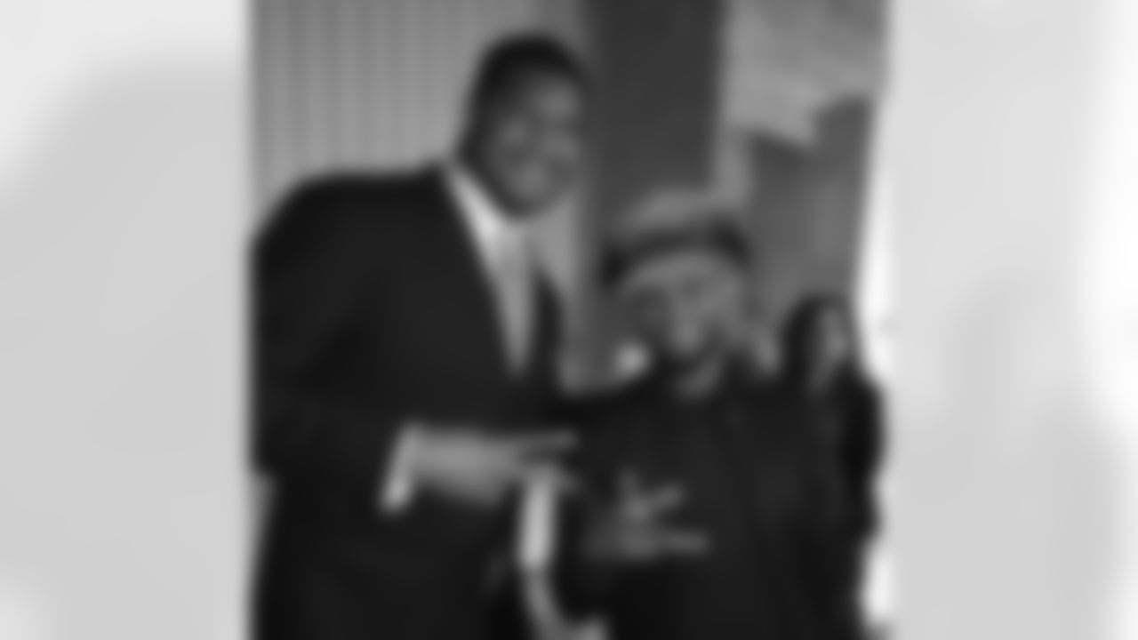 DE Calais Campbell (@ccampbell93) with Usher