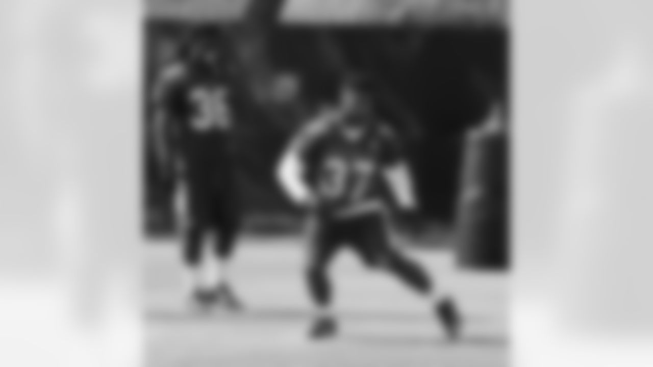 CB Alfonzo Dennard