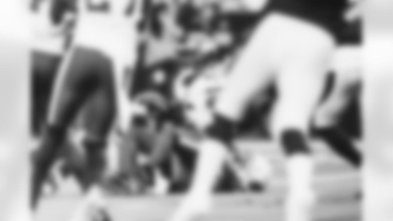 TE Darrell Daniels