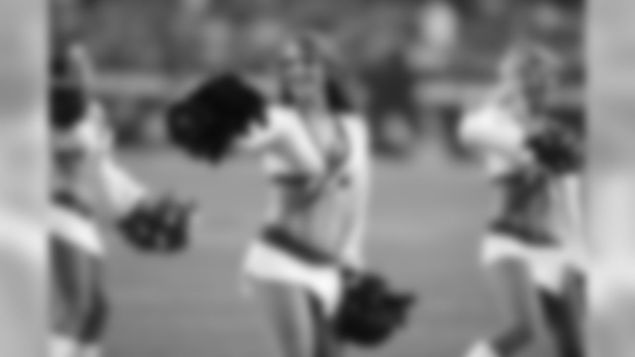 Cardinals cheerleaders