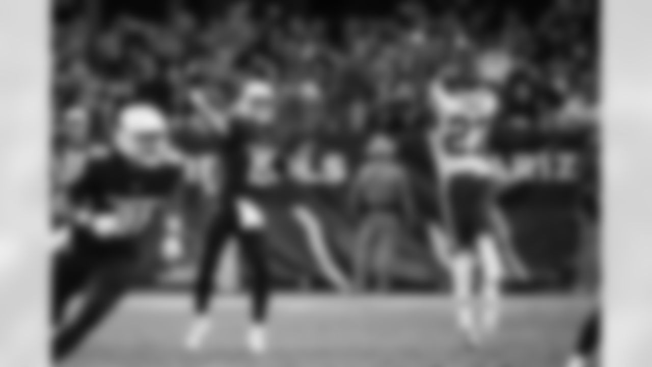 Arizona Cardinals quarterback Clayton Tune (15) during the 2023 preseason game between the Arizona Cardinals and the Kansas City Chiefs on Saturday, Aug 19, 2023 in Glendale, AZ.