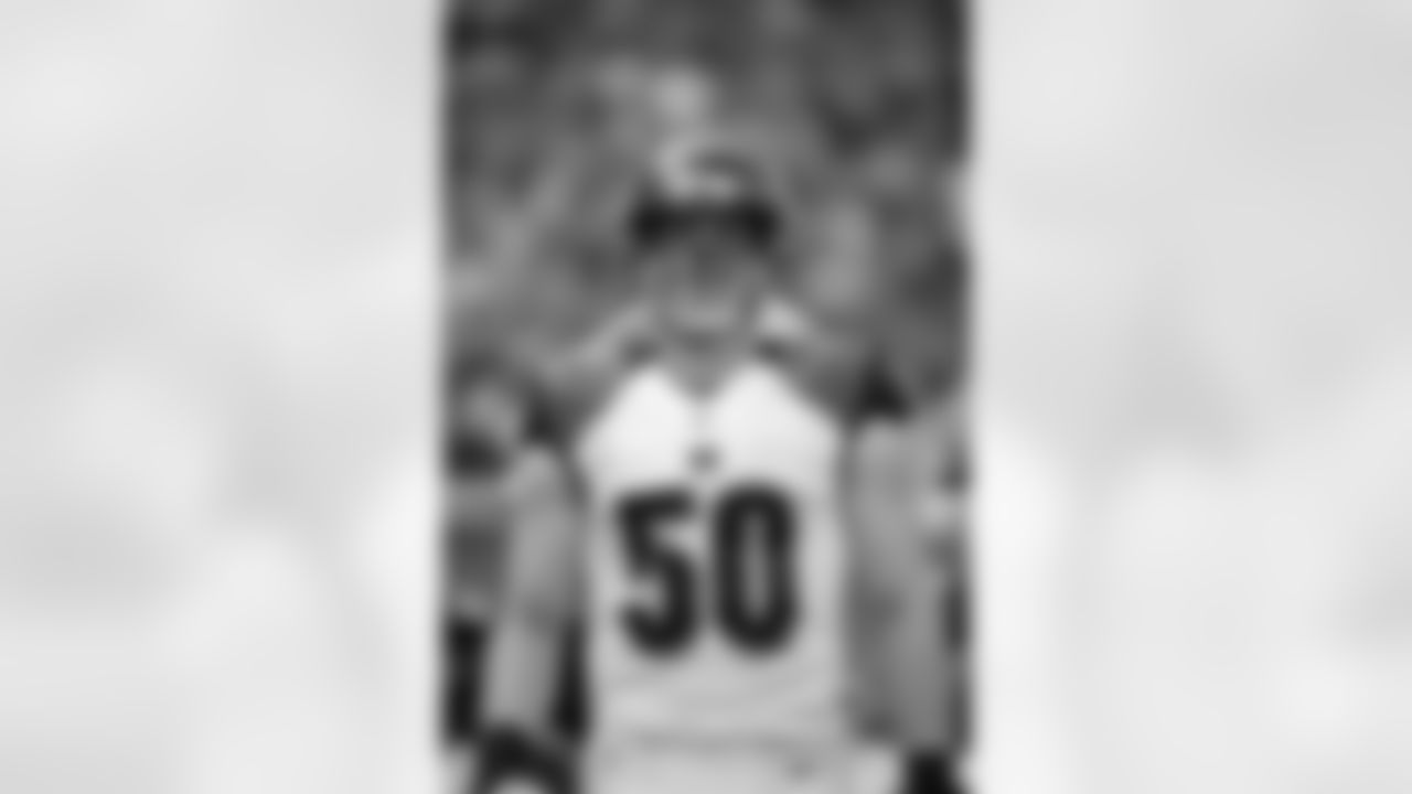 LB A.J. Hawk