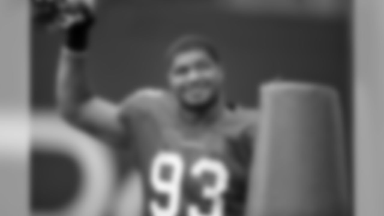 DE Calais Campbell