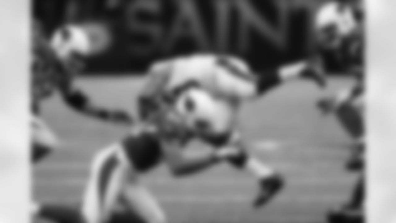 LB Karlos Dansby collects a tackle against the Saints.