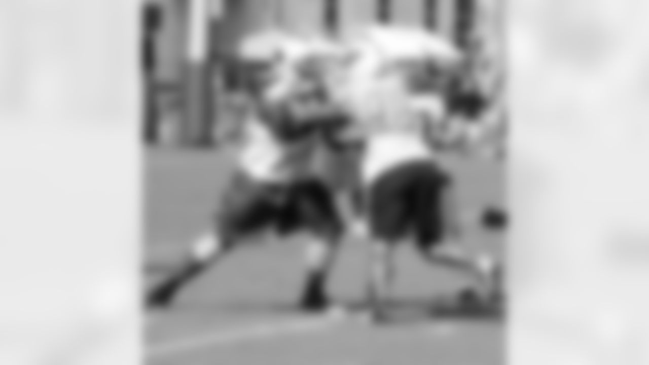 Tackle Brandon Keith versus Titans defensive end Jason Babin