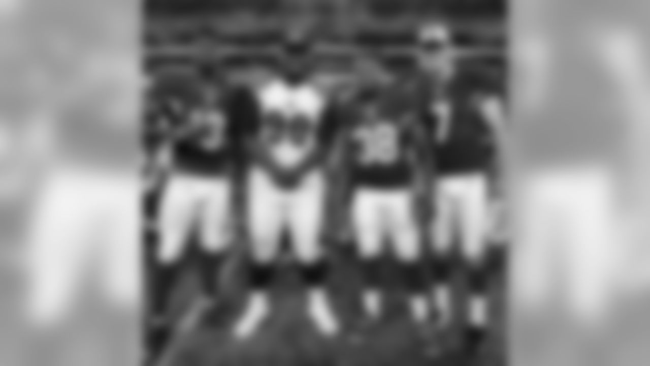 K Chandler Catanzaro (@thecatman39) posts a photo of former Clemson players reuniting after the Bengals-Cardinals game