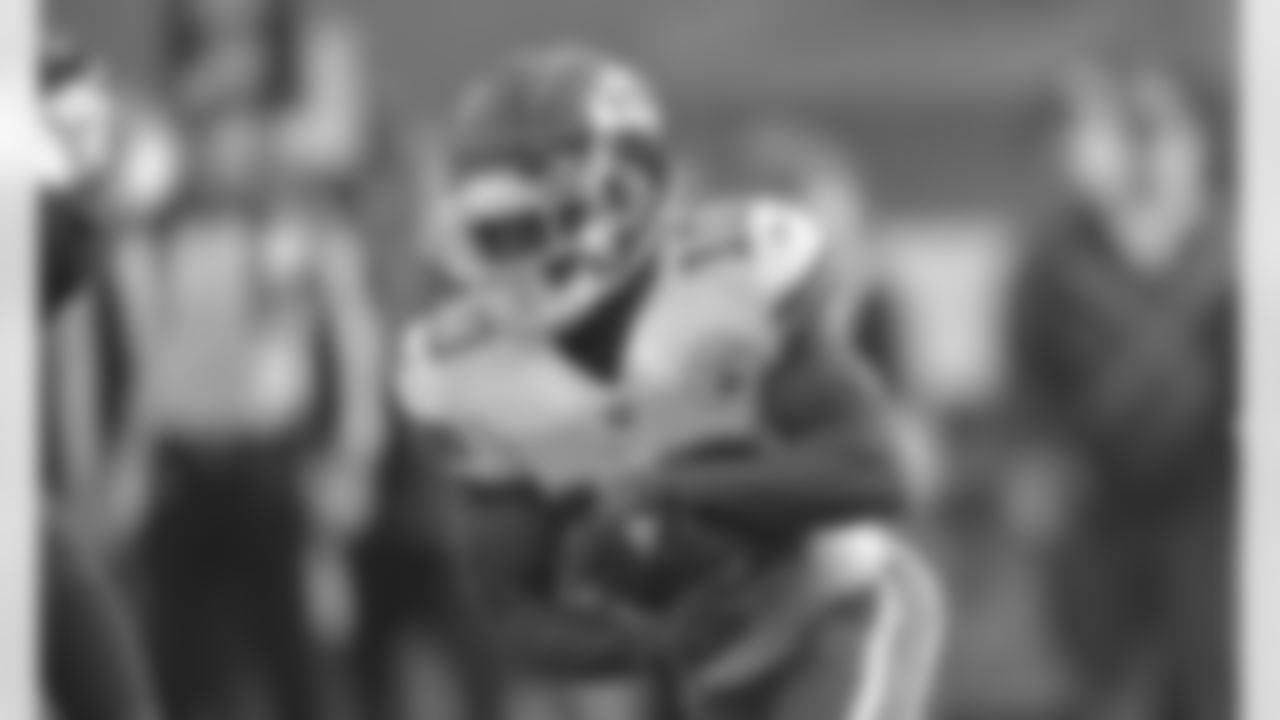 Wide receiver Tyreek Hill