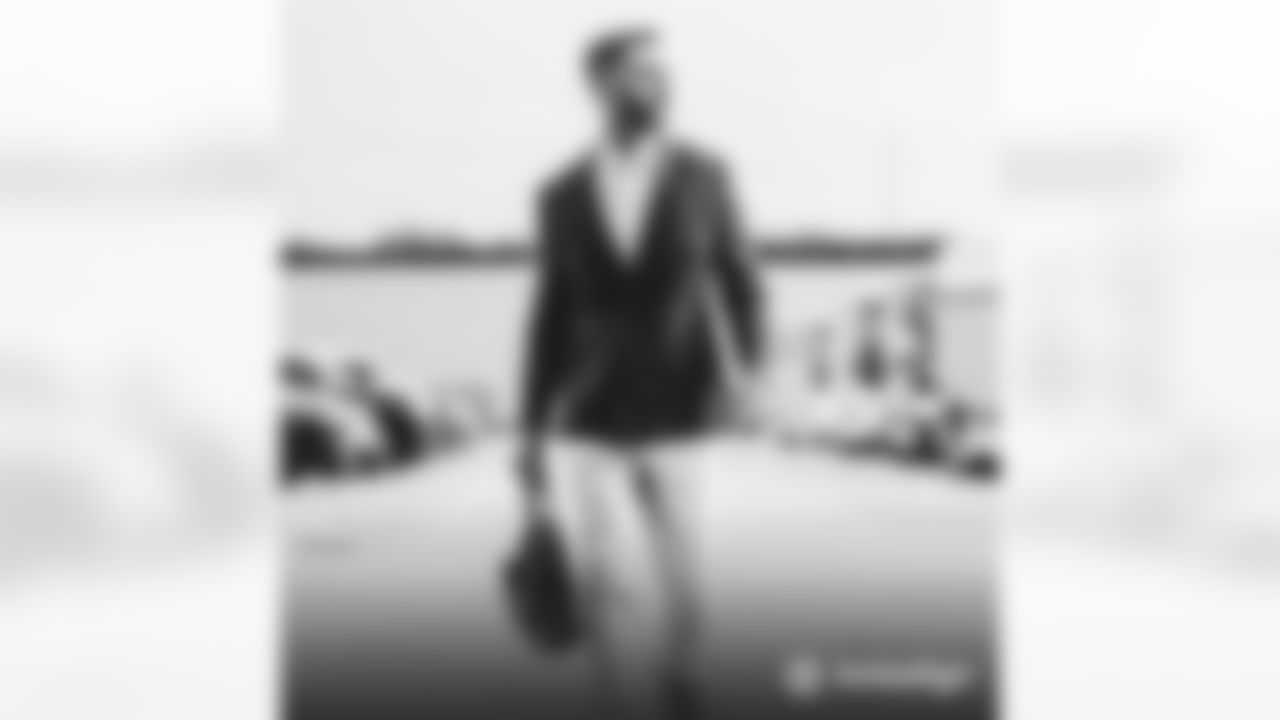 SQ-Arrivals-Kliff (1)