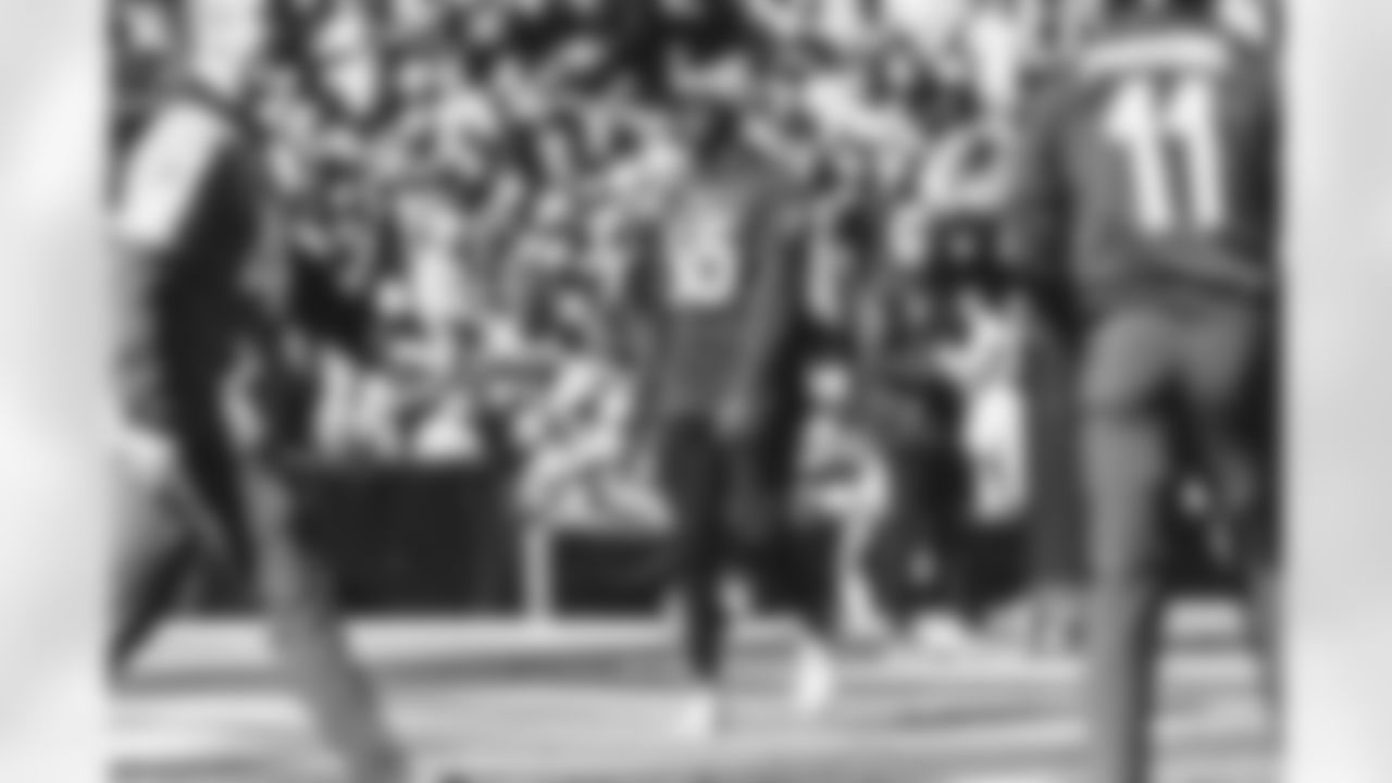 LB Chandler Jones