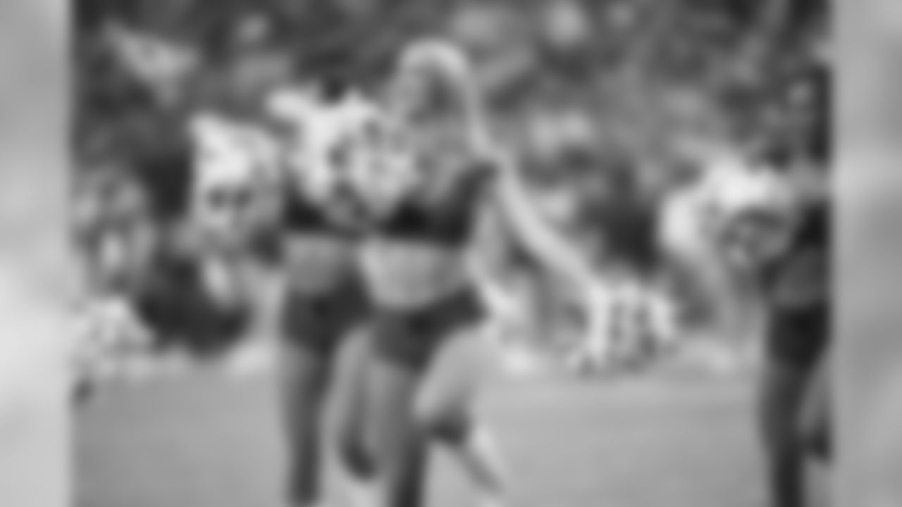 Images of the Cardinals cheerleaders during the Week 4 contest at State Farm Stadium