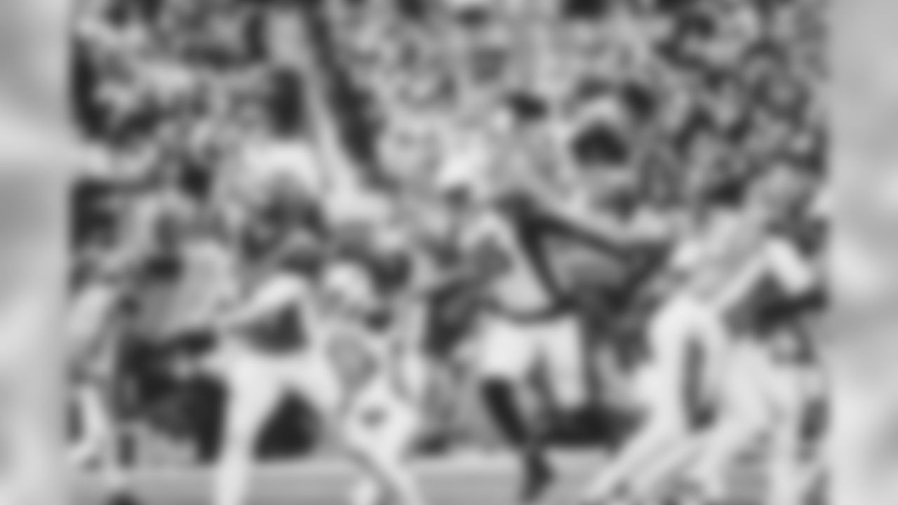 OLB Chandler Jones
