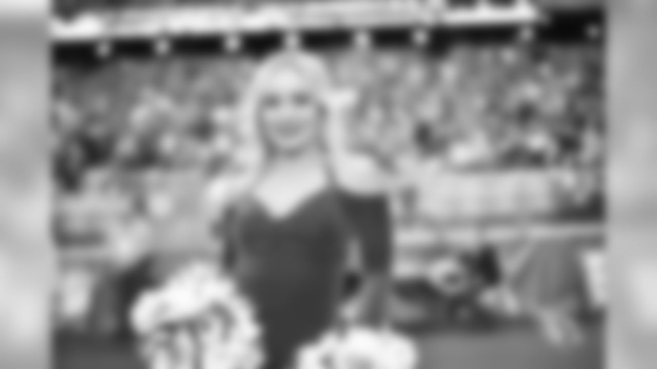 Images of the Cardinals cheerleaders during the Week 15 contest at State Farm Stadium