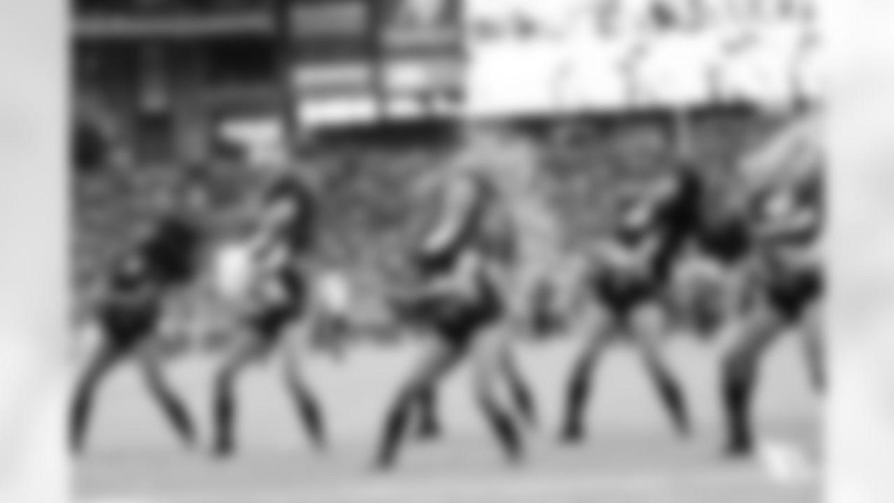 The Arizona Cardinals Cheerleaders during the Week 5 game against the Cincinnati Bengals on Sunday, Oct. 8, 2023.