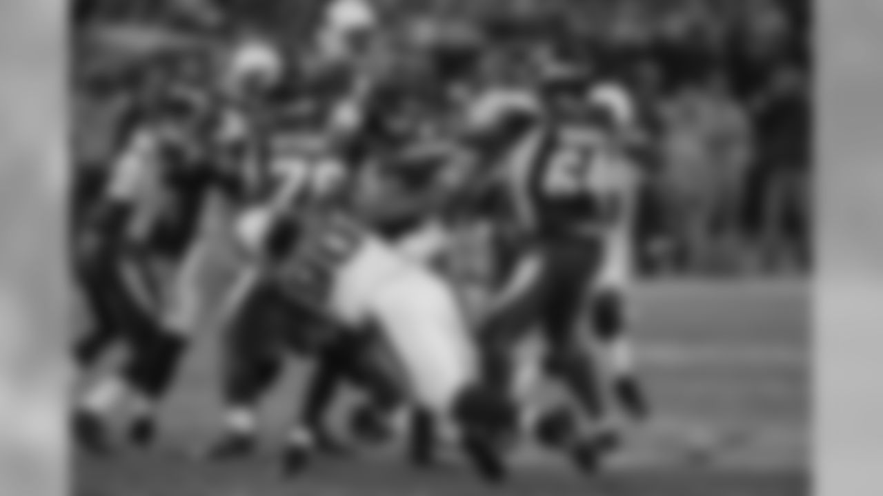 Darnell Dockett sacks Favre