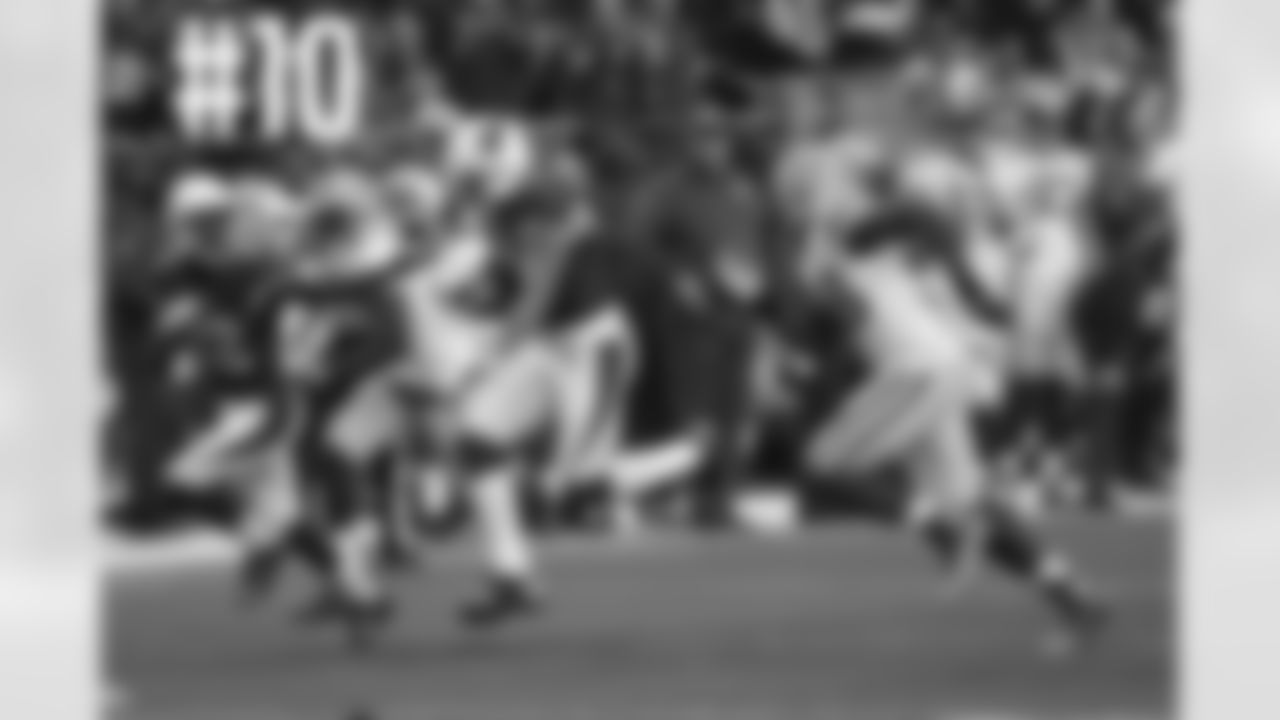 WR Michael Floyd picks up a big gain