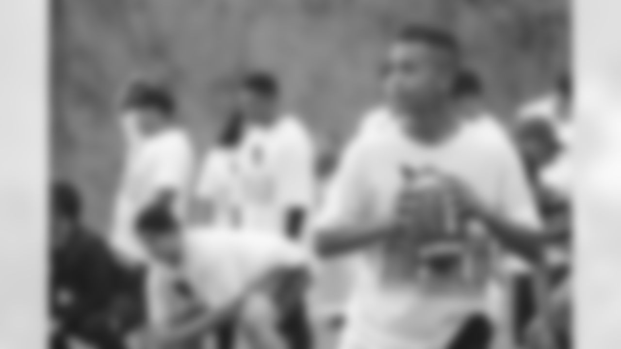 Los Cardenales organizaron un campamento de fútbol americano para jóvenes en Nogales, Sonora, Mx.