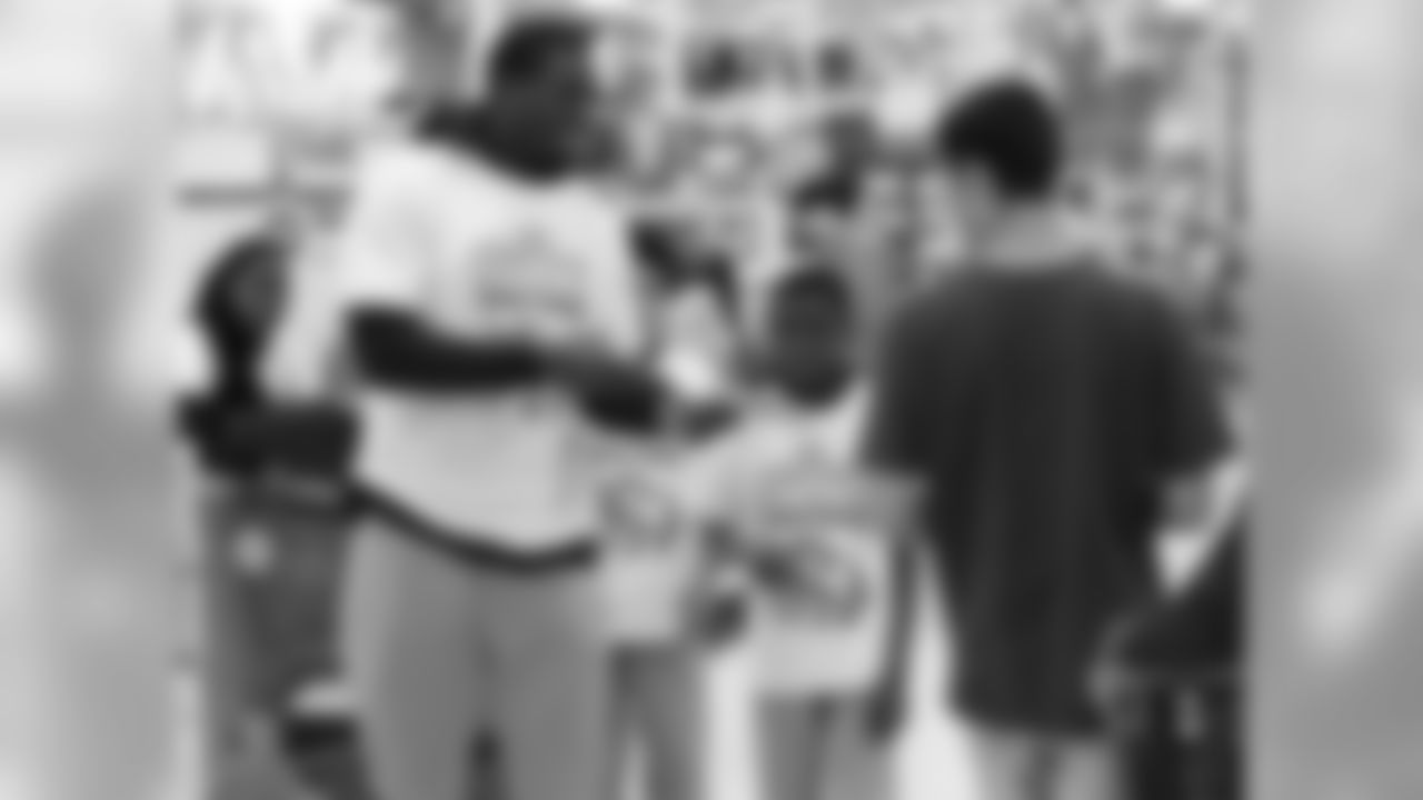 LB Kareem Martin with his shoppers