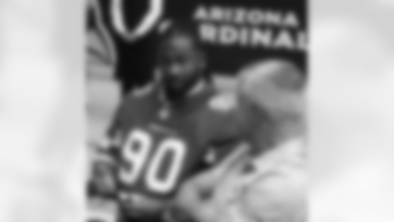 Darnell Dockett has a conversation