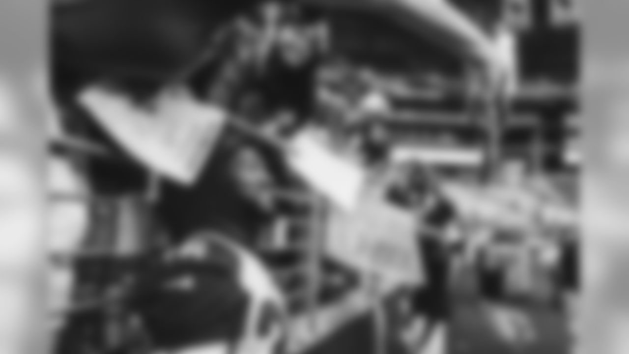 S D.J. Swearinger poses for a photo with fans
