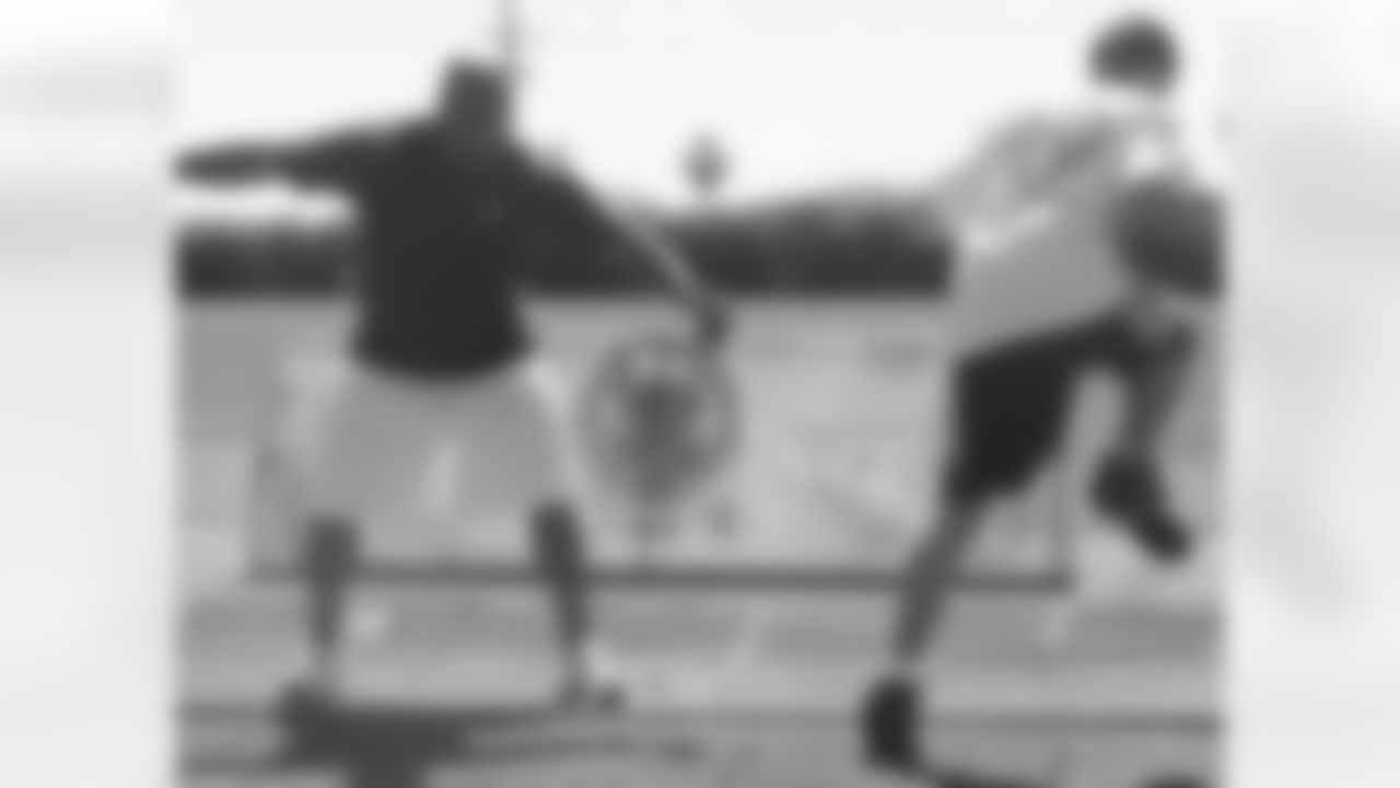 Marcel Shipp helping with footwork