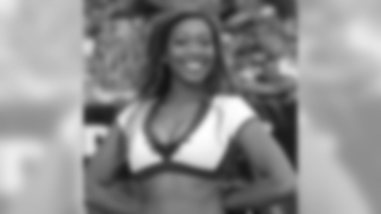 2007 Cardinals Cheerleaders at Games